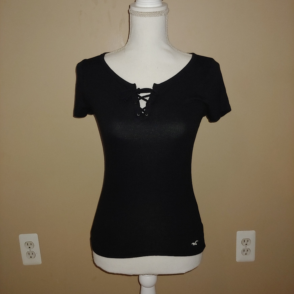 Hollister ribbed t-shirt with Tie in the front